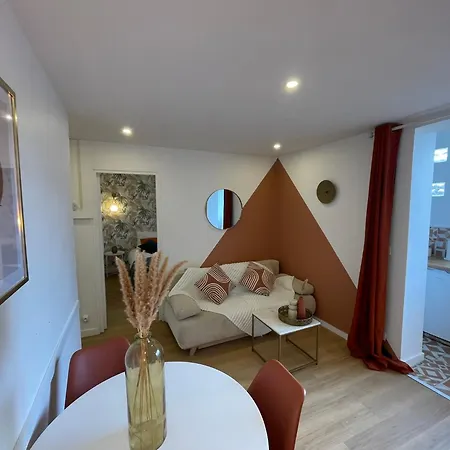 Nid Douillet Proche Capitole * טולוז